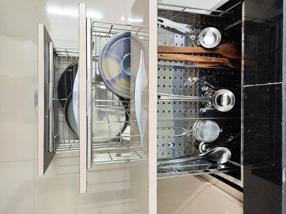 Apartment 2bhk Ac Service 103 Pune