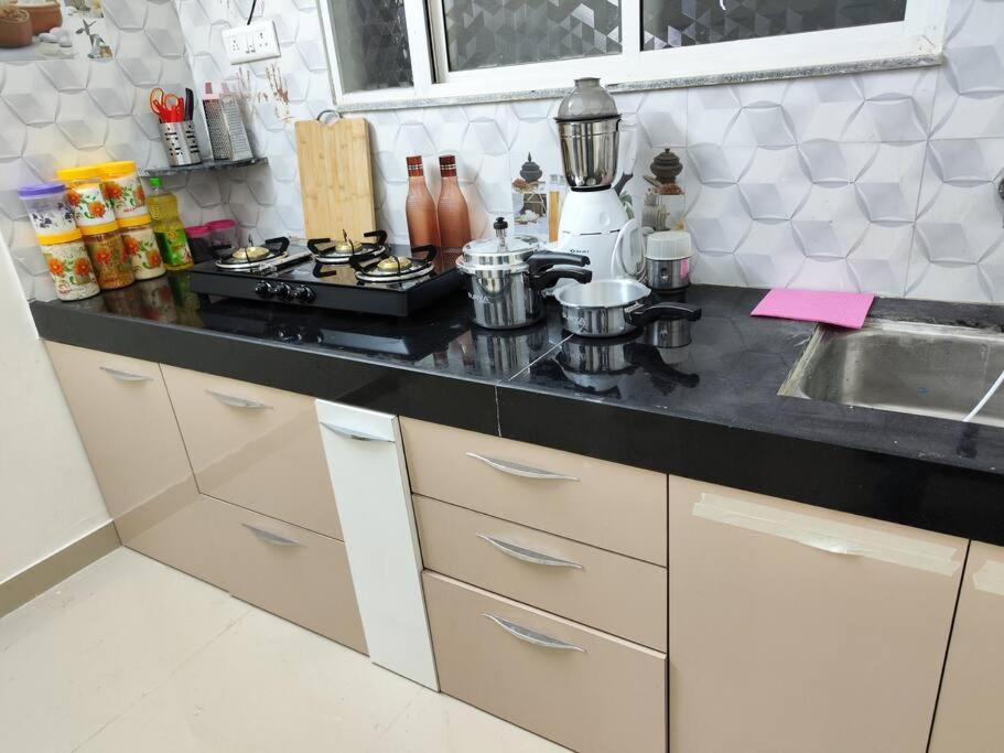 Apartment 2bhk Ac Service 103
