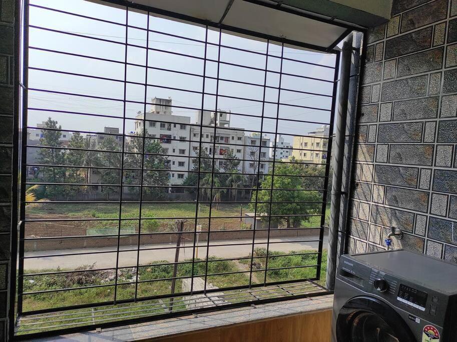 Apartment 2bhk Ac Service 103 *
