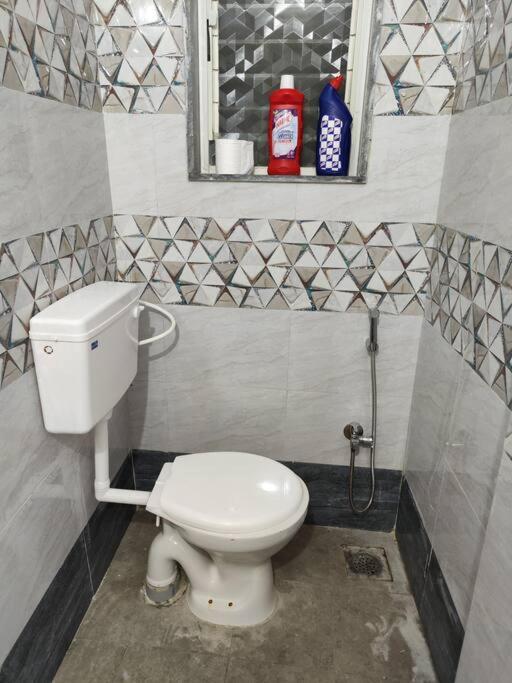 2bhk Ac Service 103 * Pune