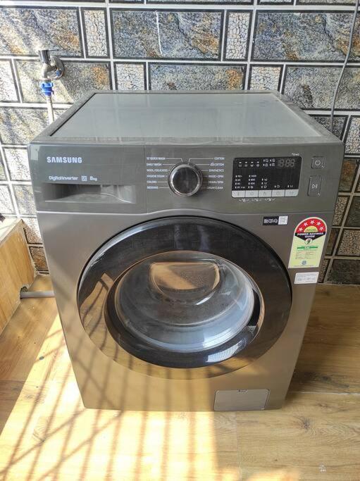 Apartment 2bhk Ac Service 103 *