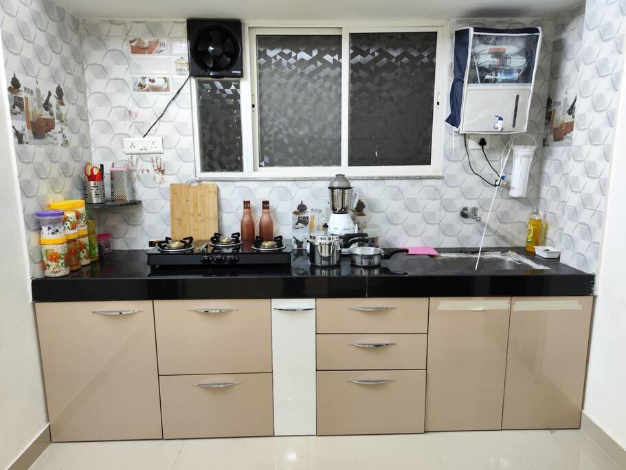 Apartment 2bhk Ac Service 103 *