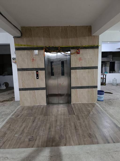 2bhk Ac Service 103 Apartment *