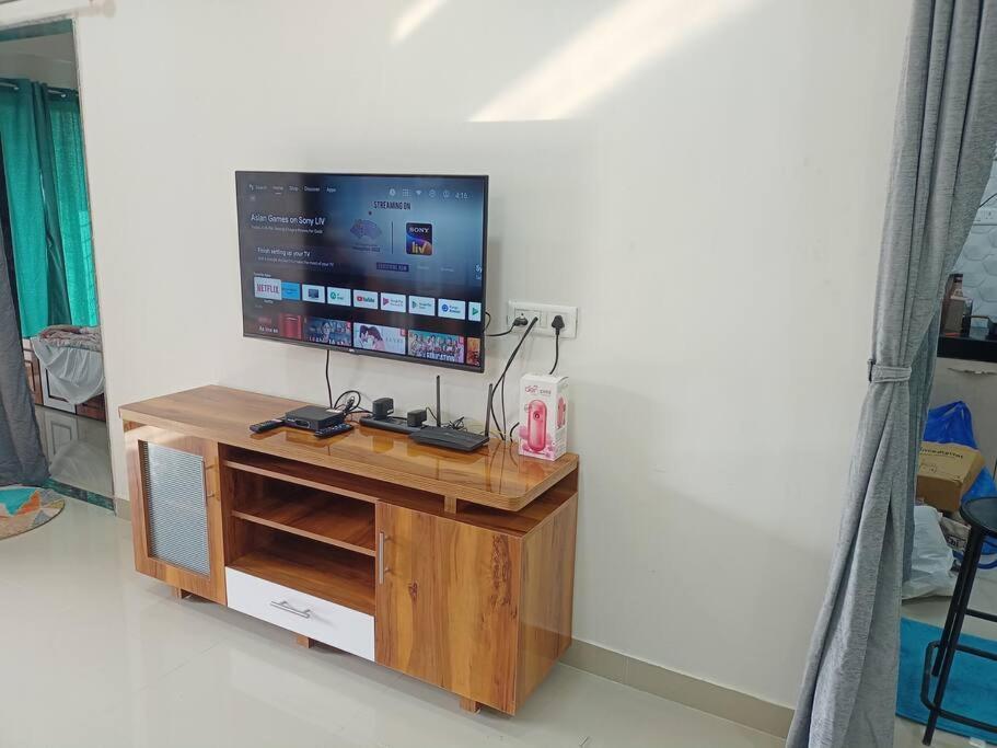 2bhk Ac Service 103 * Pune