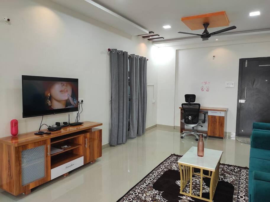 2bhk Ac Service 103