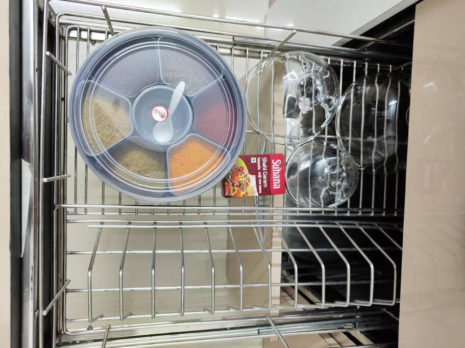 Apartment 2bhk Ac Service 103 *
