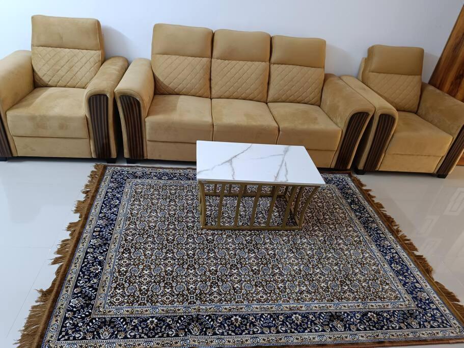 Apartment 2bhk Ac Service 103